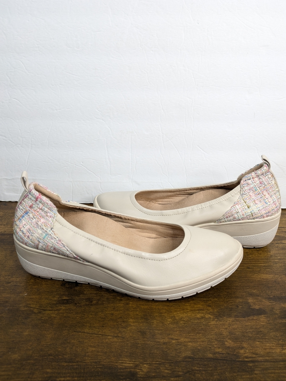 Vionic Jacey Wedge Pumps 8.5 Cream Leather Tweed Slip On Comfort Heels Shoes - Picture 2 of 11